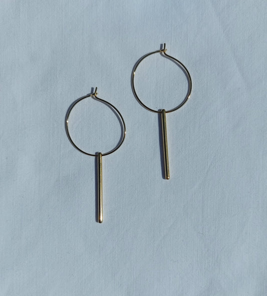 Boucles d'oreilles créoles avec barre